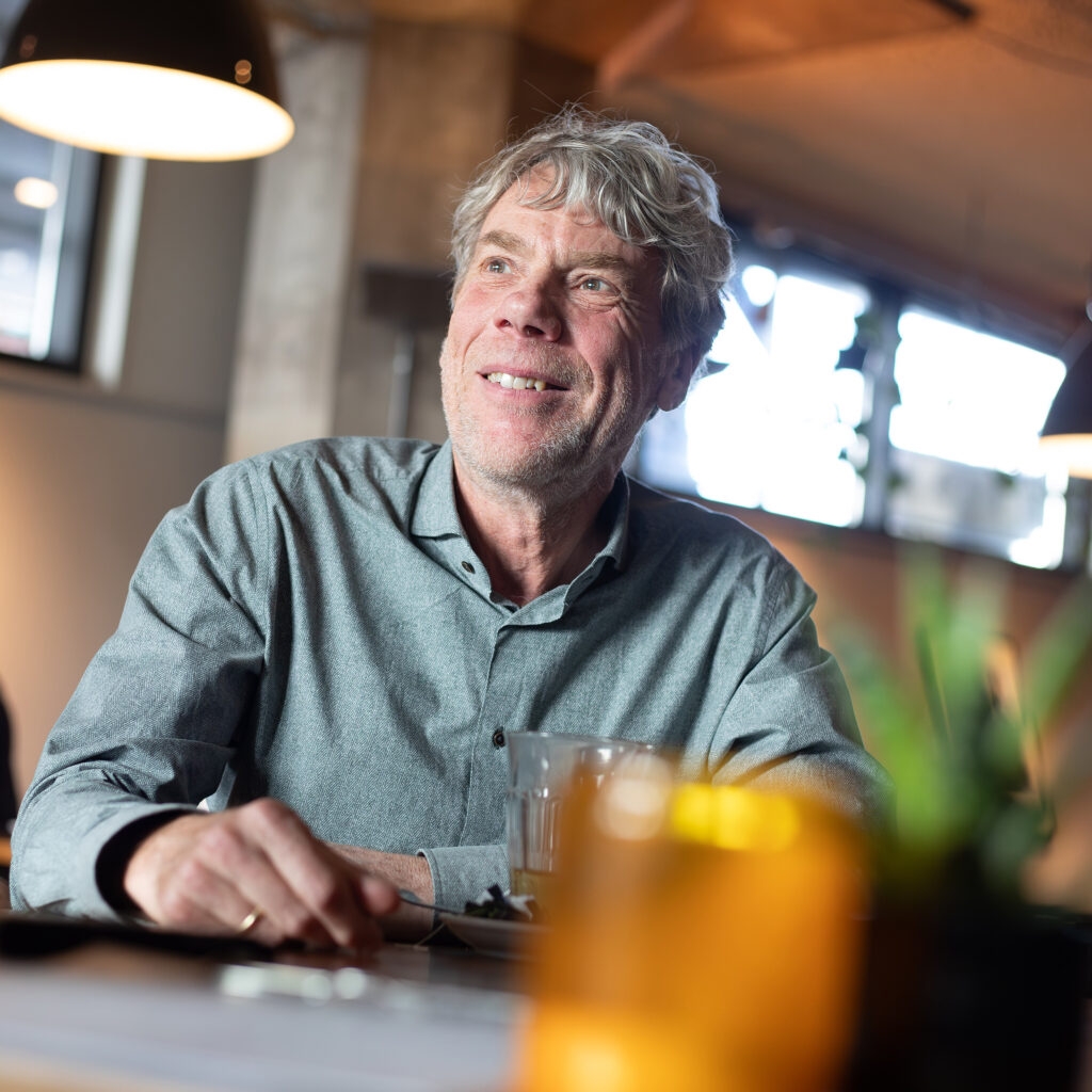 interview fotografie tijdens gesprek op kantoor